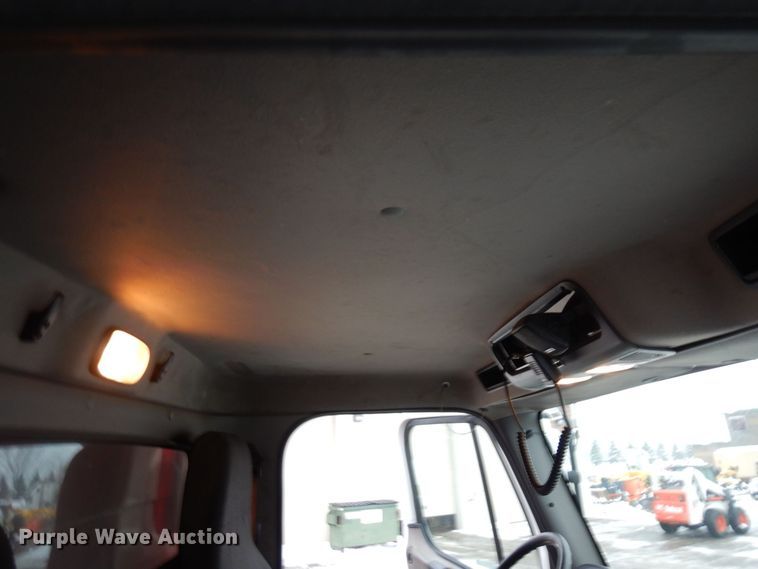 image for item AF9327 2016 Freightliner 114SD  dump truck