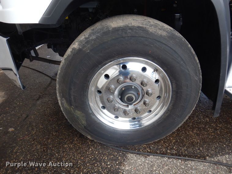 image for item AF9327 2016 Freightliner 114SD  dump truck