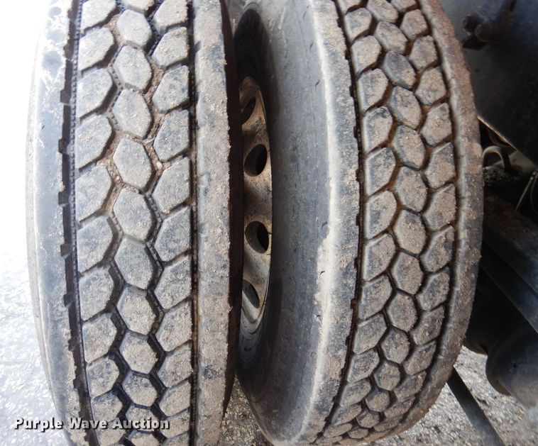 image for item AF9327 2016 Freightliner 114SD  dump truck