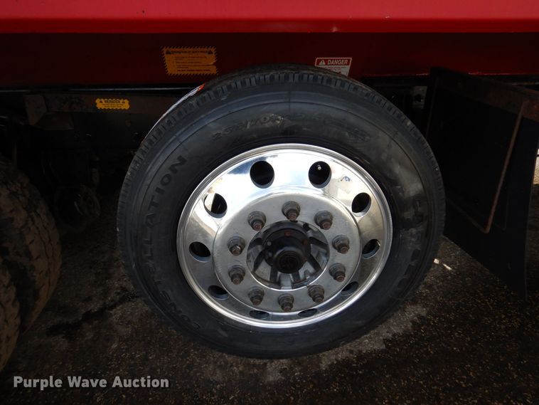 image for item AF9327 2016 Freightliner 114SD  dump truck