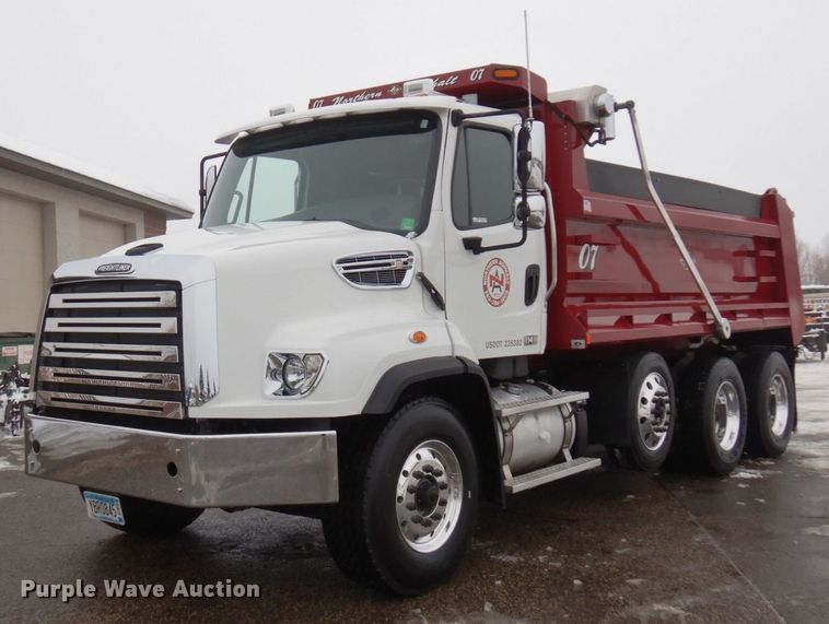 image for item AF9328 2017 Freightliner 114SD  dump truck