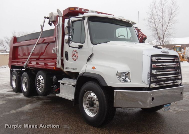 image for item AF9328 2017 Freightliner 114SD  dump truck