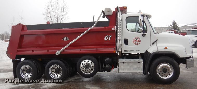 image for item AF9328 2017 Freightliner 114SD  dump truck