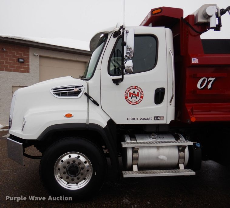 image for item AF9328 2017 Freightliner 114SD  dump truck