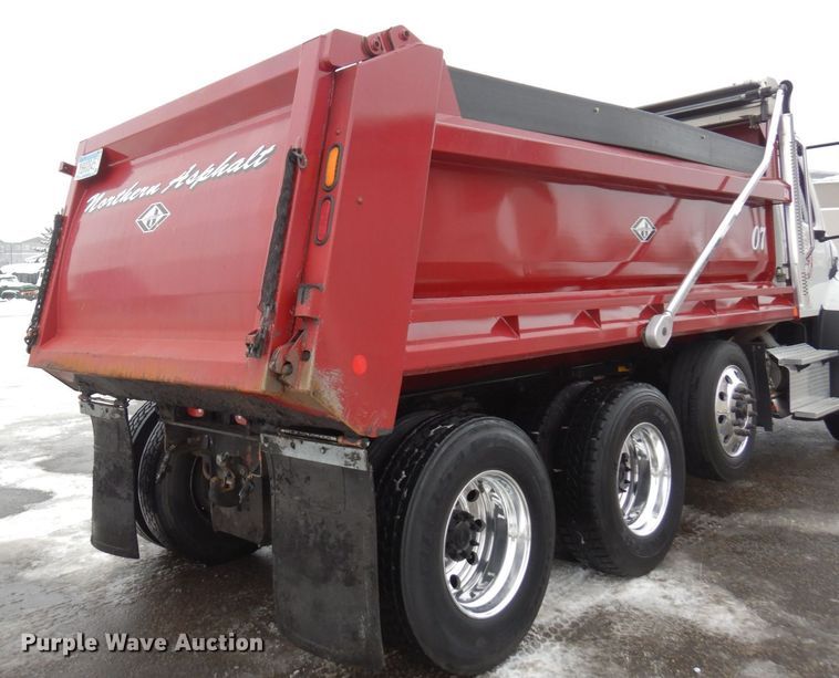 image for item AF9328 2017 Freightliner 114SD  dump truck