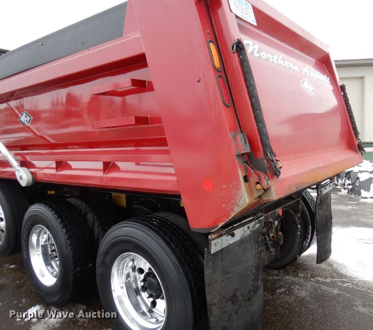 image for item AF9328 2017 Freightliner 114SD  dump truck