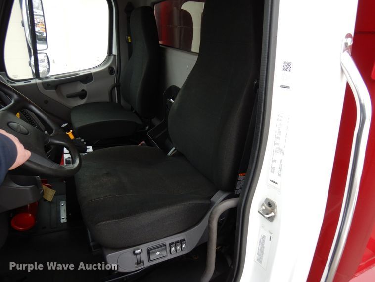 image for item AF9328 2017 Freightliner 114SD  dump truck