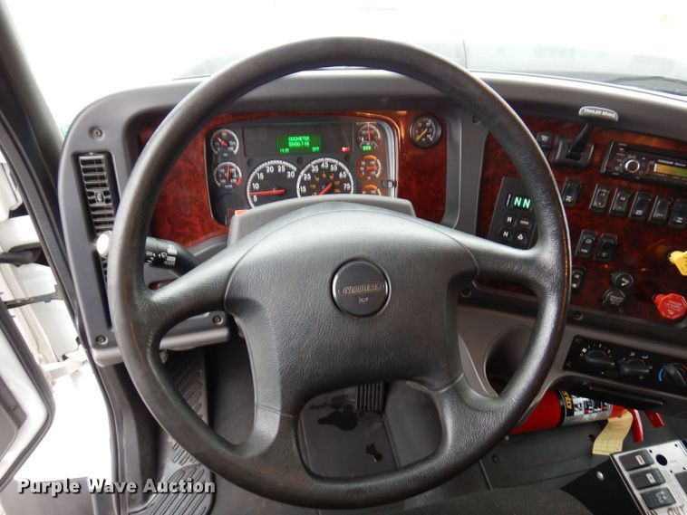 image for item AF9328 2017 Freightliner 114SD  dump truck