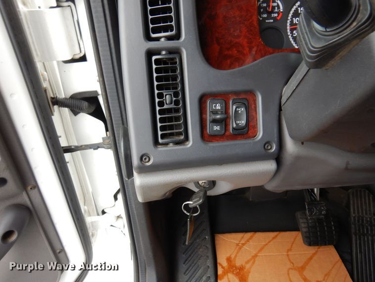 image for item AF9328 2017 Freightliner 114SD  dump truck