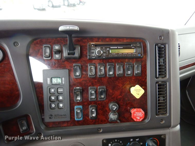 image for item AF9328 2017 Freightliner 114SD  dump truck