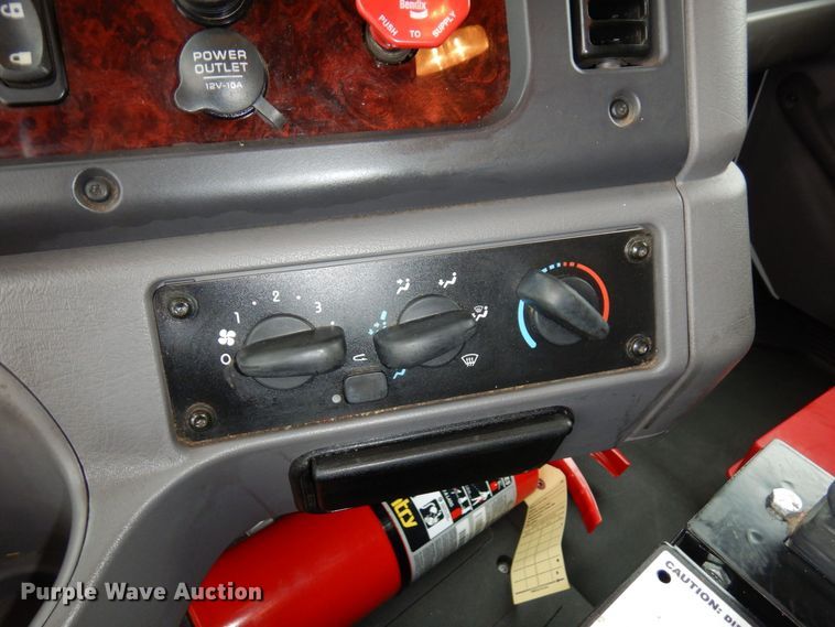 image for item AF9328 2017 Freightliner 114SD  dump truck