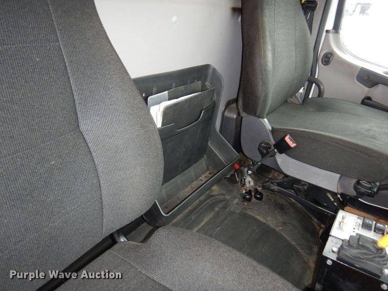 image for item AF9328 2017 Freightliner 114SD  dump truck