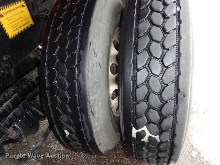 image for item AF9328 2017 Freightliner 114SD  dump truck