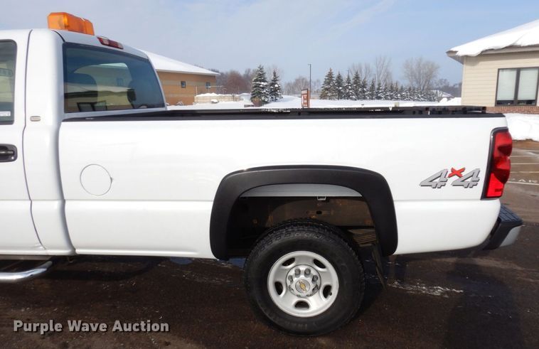 image for item AF9329 2005 Chevrolet Silverado 2500HD  pickup truck