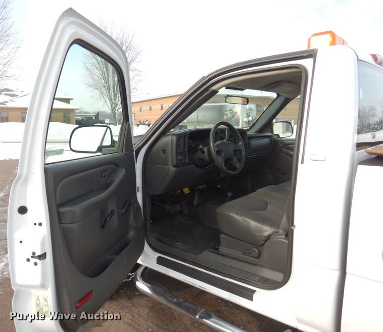 image for item AF9329 2005 Chevrolet Silverado 2500HD  pickup truck