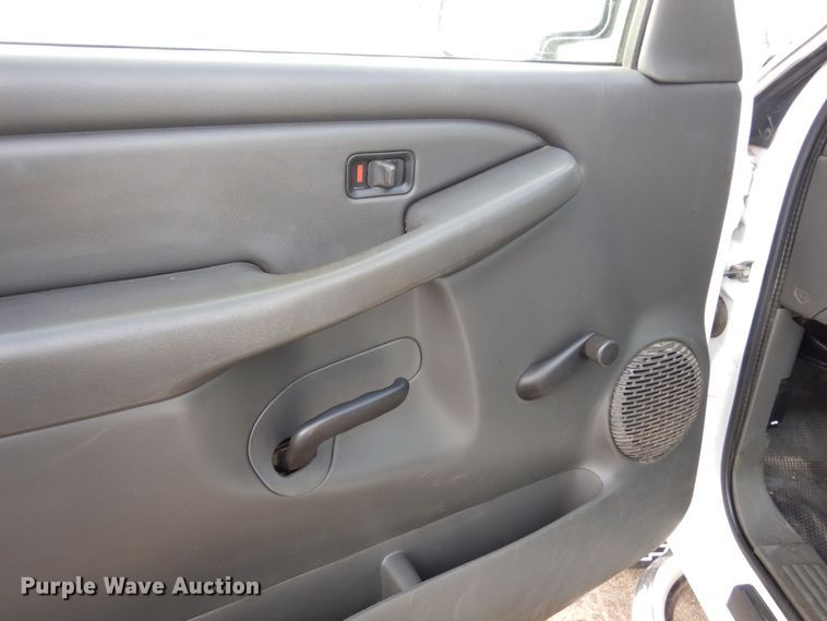 image for item AF9329 2005 Chevrolet Silverado 2500HD  pickup truck