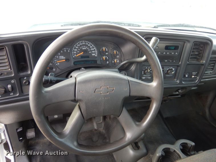 image for item AF9329 2005 Chevrolet Silverado 2500HD  pickup truck