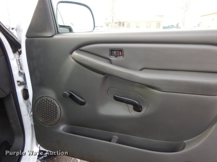 image for item AF9329 2005 Chevrolet Silverado 2500HD  pickup truck