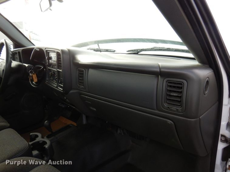 image for item AF9329 2005 Chevrolet Silverado 2500HD  pickup truck