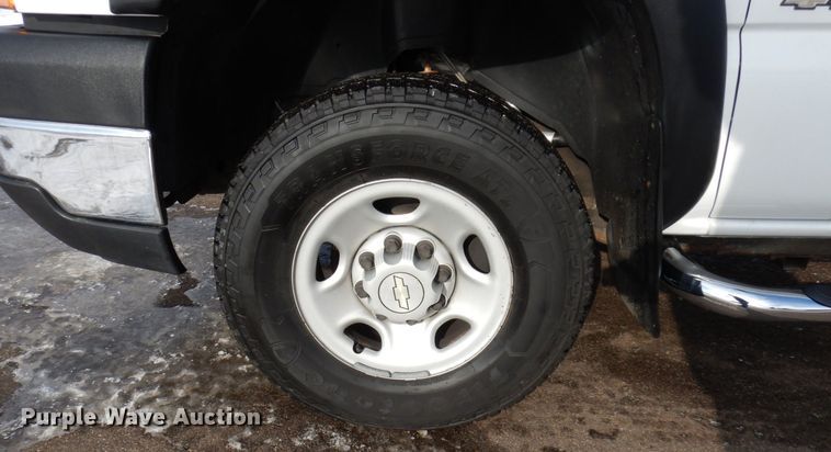 image for item AF9329 2005 Chevrolet Silverado 2500HD  pickup truck