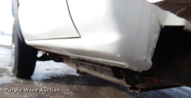 image for item AF9331 2002 Chevrolet Silverado 2500HD  utility bed pickup truck