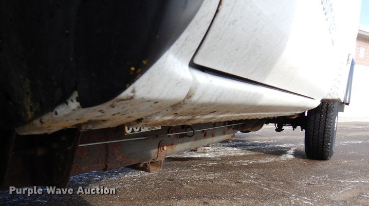 image for item AF9331 2002 Chevrolet Silverado 2500HD  utility bed pickup truck