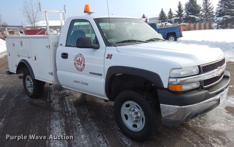 image for item AF9331 2002 Chevrolet Silverado 2500HD  utility bed pickup truck