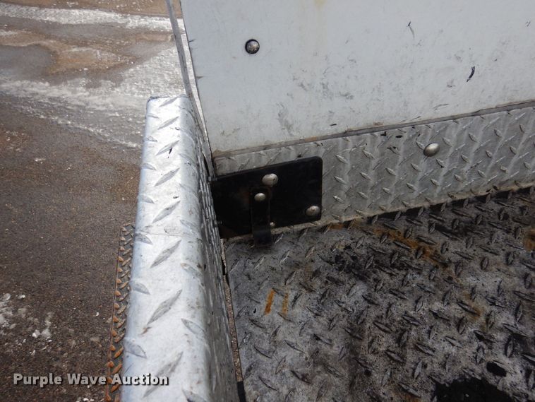 image for item AF9331 2002 Chevrolet Silverado 2500HD  utility bed pickup truck