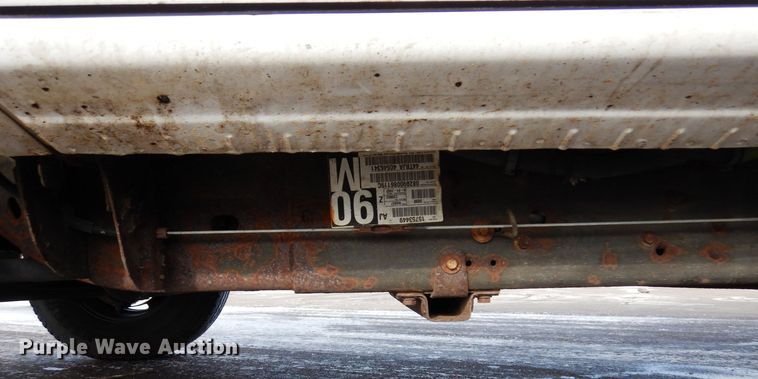 image for item AF9331 2002 Chevrolet Silverado 2500HD  utility bed pickup truck