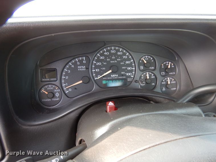 image for item AF9331 2002 Chevrolet Silverado 2500HD  utility bed pickup truck