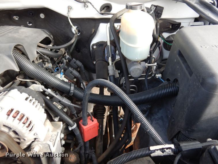 image for item AF9331 2002 Chevrolet Silverado 2500HD  utility bed pickup truck