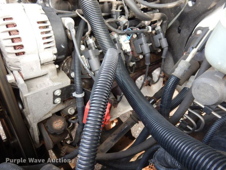 image for item AF9331 2002 Chevrolet Silverado 2500HD  utility bed pickup truck