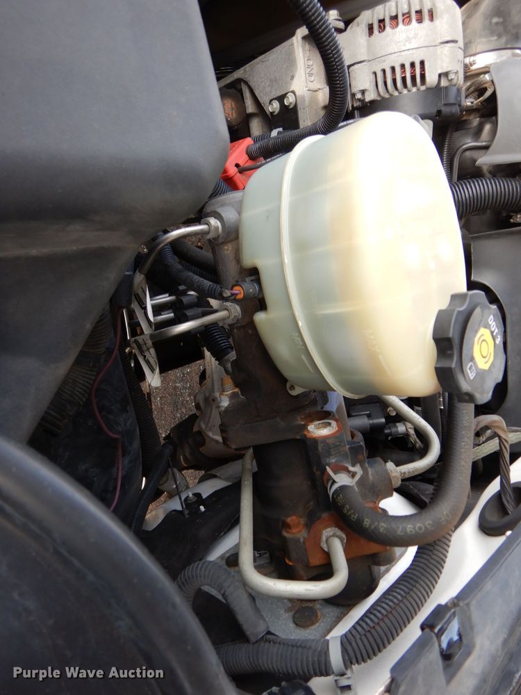 image for item AF9331 2002 Chevrolet Silverado 2500HD  utility bed pickup truck