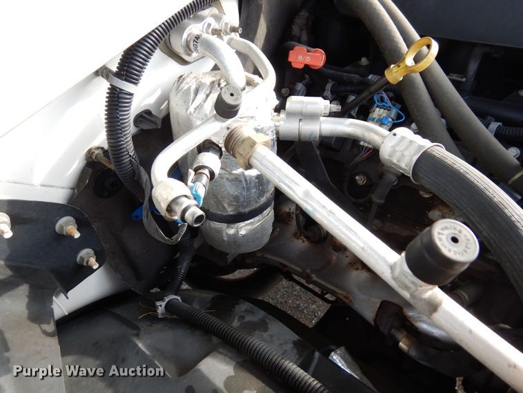 image for item AF9331 2002 Chevrolet Silverado 2500HD  utility bed pickup truck