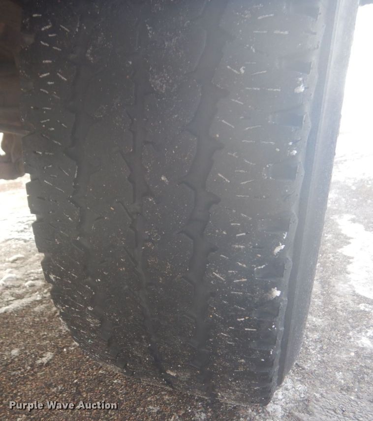 image for item AF9331 2002 Chevrolet Silverado 2500HD  utility bed pickup truck