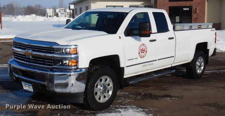 image for item AF9332 2015 Chevrolet Silverado 2500HD  Double Cab pickup truck