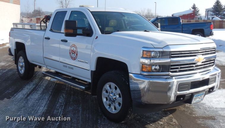 image for item AF9332 2015 Chevrolet Silverado 2500HD  Double Cab pickup truck