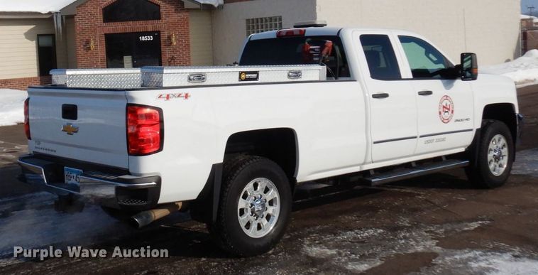image for item AF9332 2015 Chevrolet Silverado 2500HD  Double Cab pickup truck