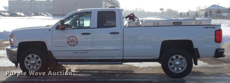 image for item AF9332 2015 Chevrolet Silverado 2500HD  Double Cab pickup truck