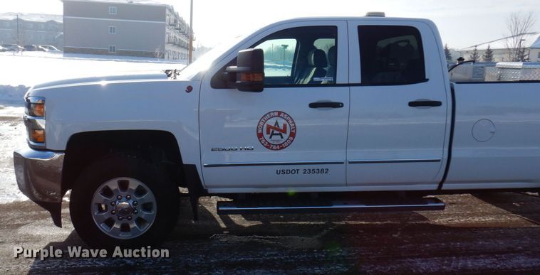 image for item AF9332 2015 Chevrolet Silverado 2500HD  Double Cab pickup truck