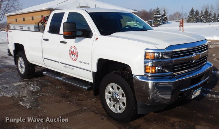 image for item AF9332 2015 Chevrolet Silverado 2500HD  Double Cab pickup truck