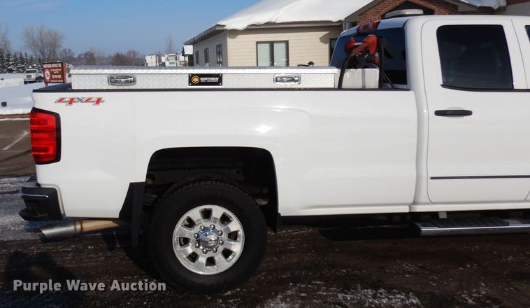 image for item AF9332 2015 Chevrolet Silverado 2500HD  Double Cab pickup truck