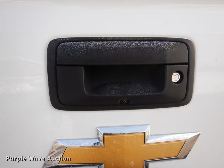 image for item AF9332 2015 Chevrolet Silverado 2500HD  Double Cab pickup truck