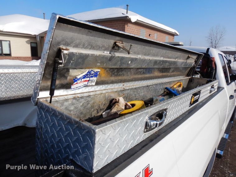 image for item AF9332 2015 Chevrolet Silverado 2500HD  Double Cab pickup truck