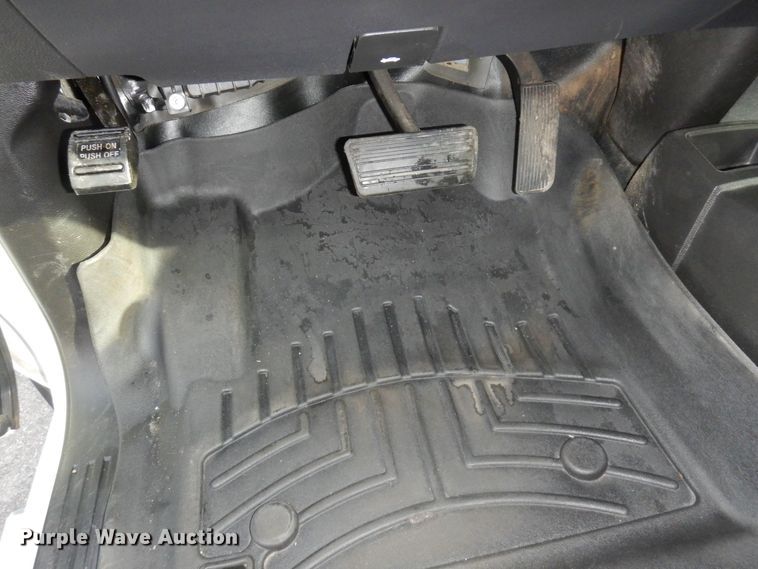 image for item AF9332 2015 Chevrolet Silverado 2500HD  Double Cab pickup truck