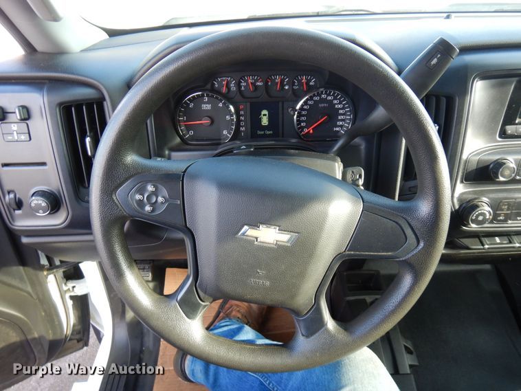 image for item AF9332 2015 Chevrolet Silverado 2500HD  Double Cab pickup truck