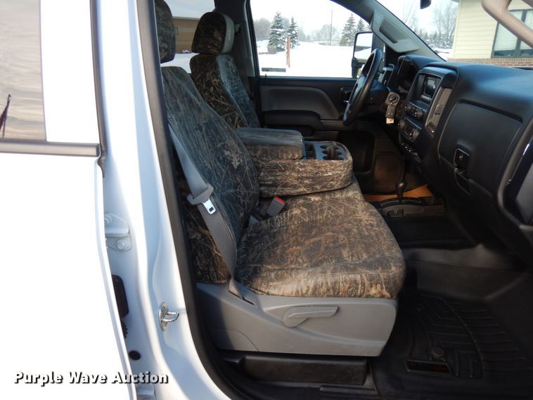 image for item AF9332 2015 Chevrolet Silverado 2500HD  Double Cab pickup truck