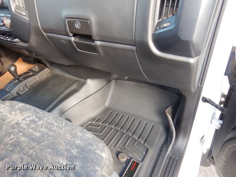 image for item AF9332 2015 Chevrolet Silverado 2500HD  Double Cab pickup truck