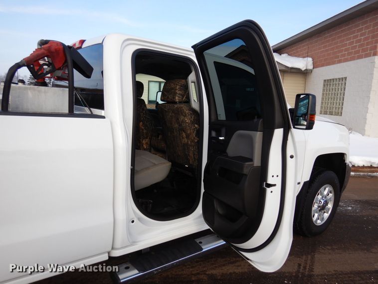image for item AF9332 2015 Chevrolet Silverado 2500HD  Double Cab pickup truck