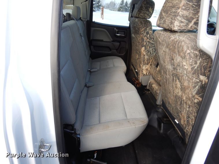 image for item AF9332 2015 Chevrolet Silverado 2500HD  Double Cab pickup truck